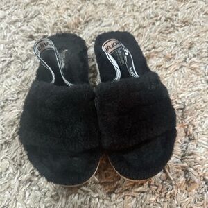 UGG koolaburra sandals size 1 guc
